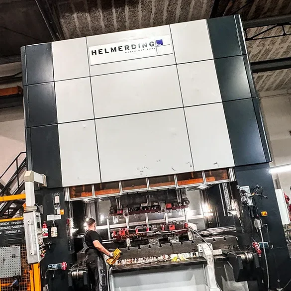 500 tonnen Servo Transferstelle Presswerk2